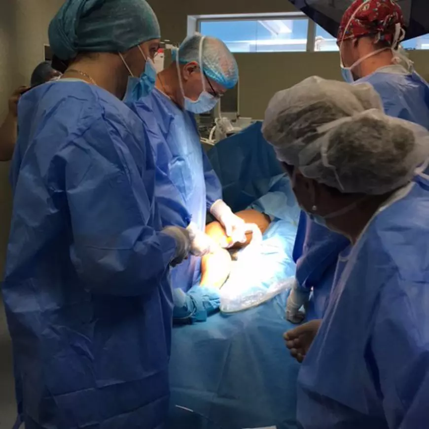 VIDEO&FOTO/ Premieră medicală națională, la Timișoara. O femeie a scăpat de varice în doar 30 de minute, prin metoda Vena Seal