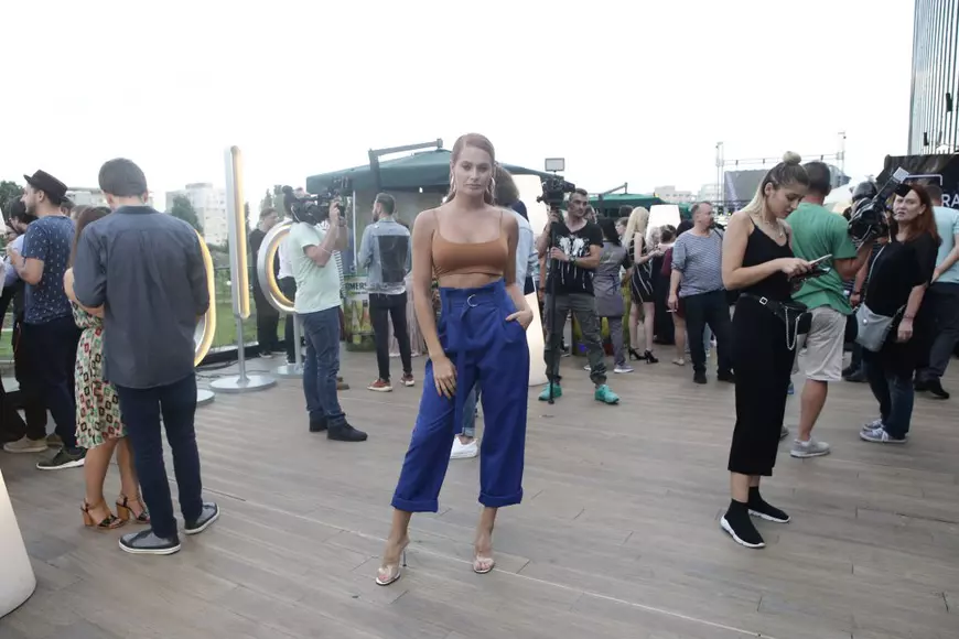 Raluka își întreține în continuare familia