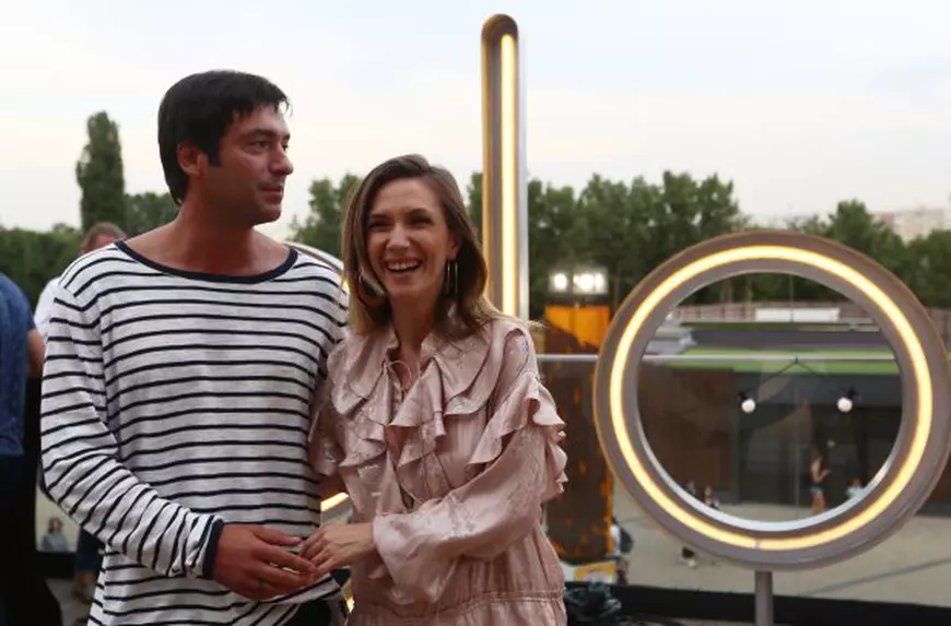 Adela Popescu și Radu Vâlcan nu urmăresc împreună meciurile