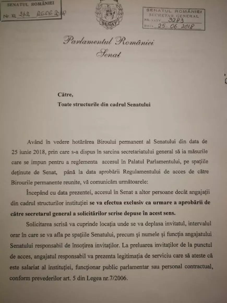 UPDATE. Reguli dure pentru cei care intră ca invitați ai partidelor, în Parlament; Vizitatorii nu mai au voie pe holul central