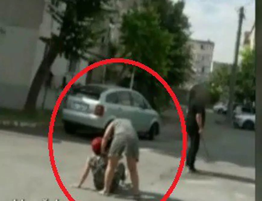 O femeie din Mangalia, bătută cu ranga în plină stradă, sub privirile îngrozite ale oamenilor