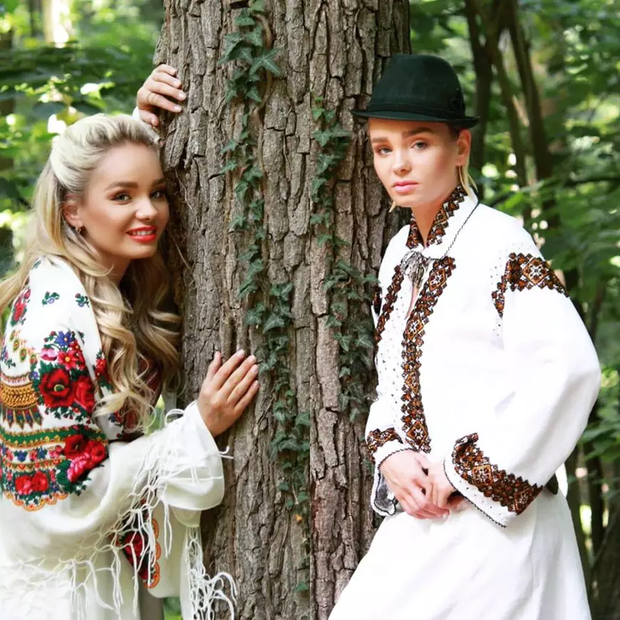 Maria Constantin, în dublu exemplar. "Care ești cea adevărată?"