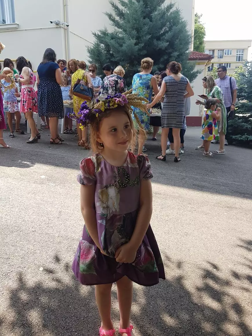Fetița Oanei Roman a terminat grădinița. Ce frumoasă a fost Isabela la serbare