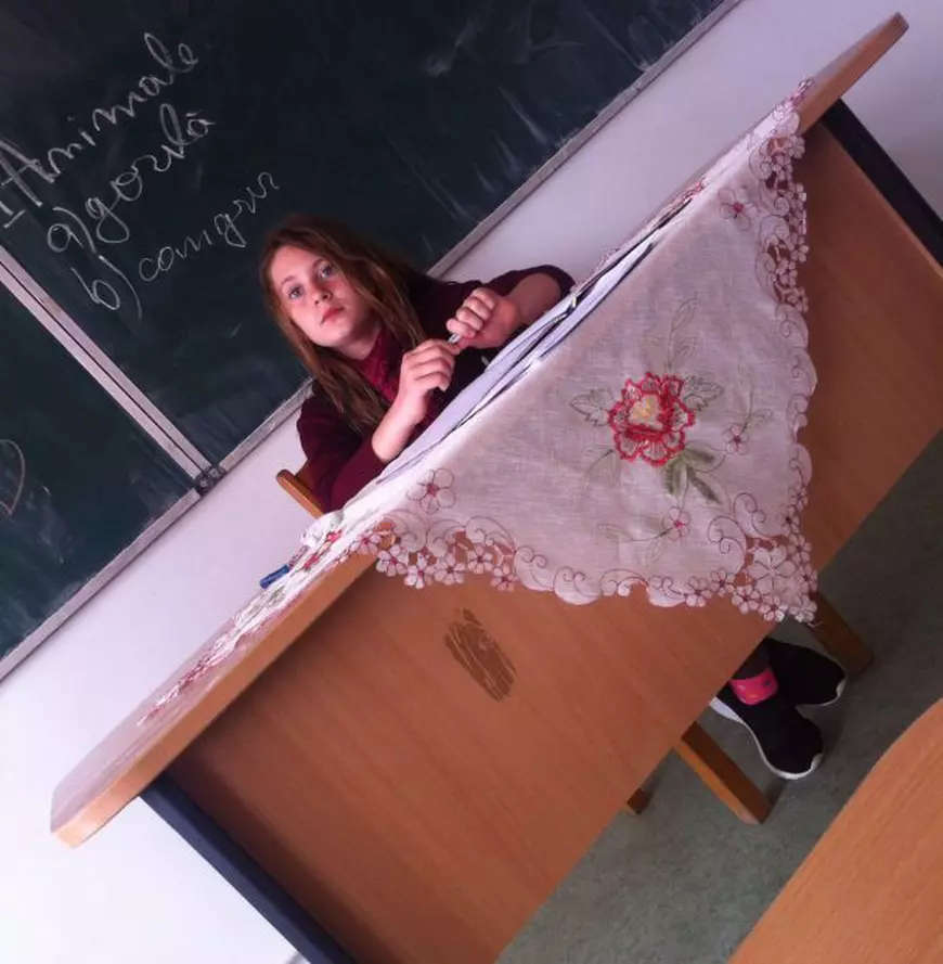 O fată de 11 ani din Vaslui dispărută este căutată de zeci de oameni: ”O să veniți să plângeți la mormântul meu”/ FOTO