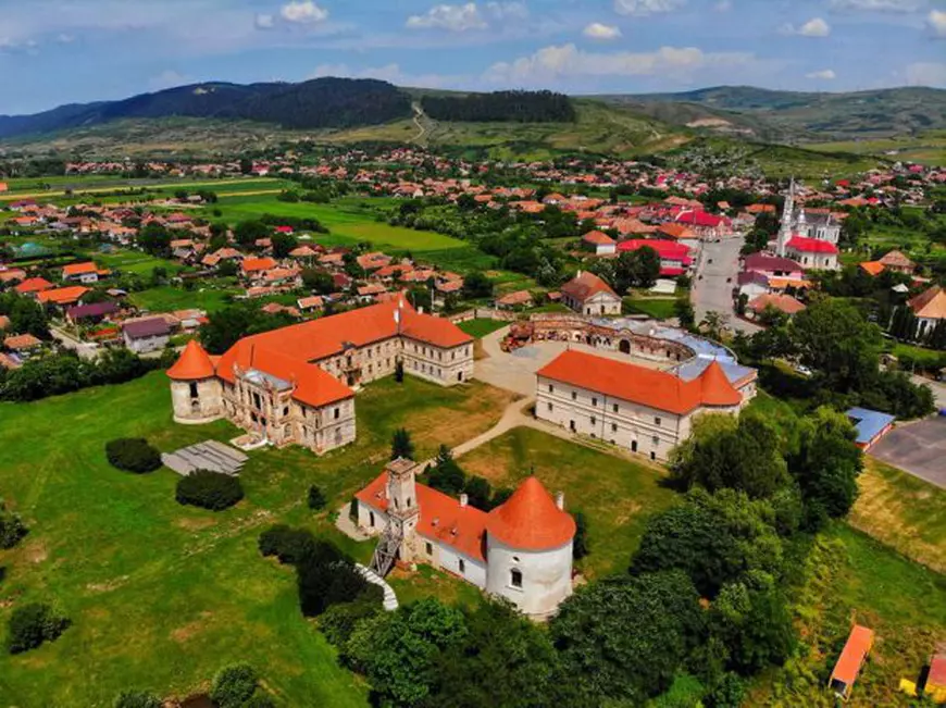 Scenă eco la Electric Castle 2018. Imagine cu Castelul Bonțida din Cluj
