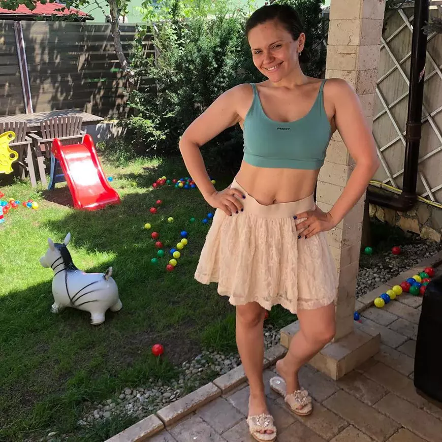 Ce mult a slăbit Cristina Șișcanu. Cade fusta de pe ea