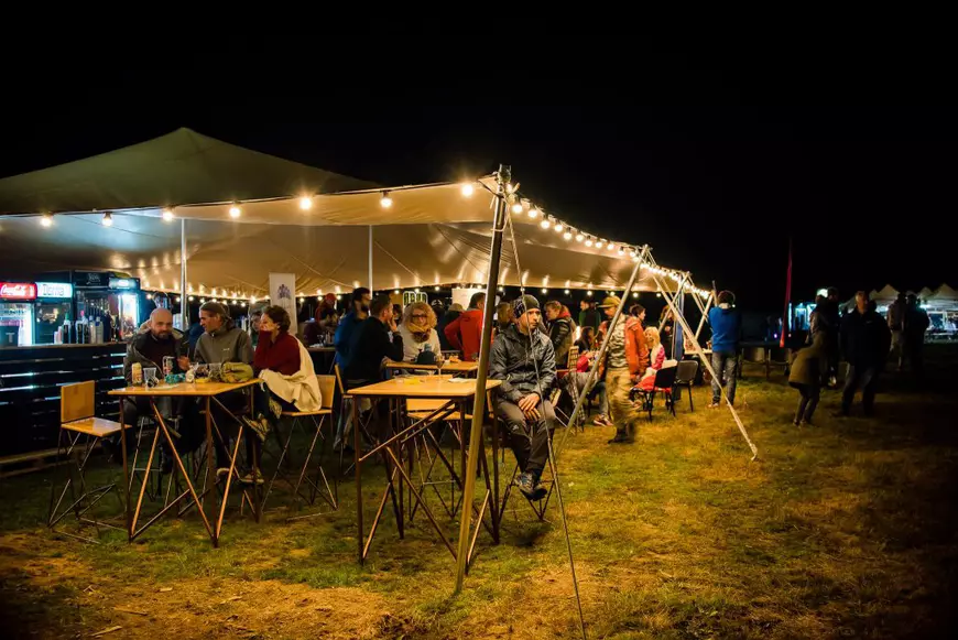 EXCLUSIV/ La 81 de ani, actorul Dorel Vișan e nelipsit la un festival de jazz din Ardeal. ”E muzică bună într-un loc de poveste”