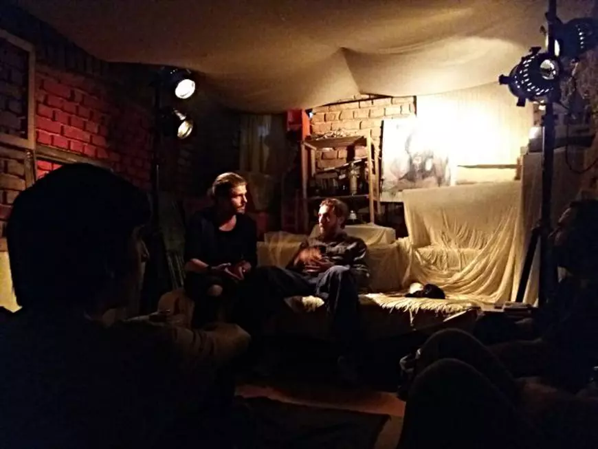 Femei pe Mătăsari sau drumul de la ”strada prostituției” la un loc al prieteniei. Experiențe inedite prin curțile oamenilor