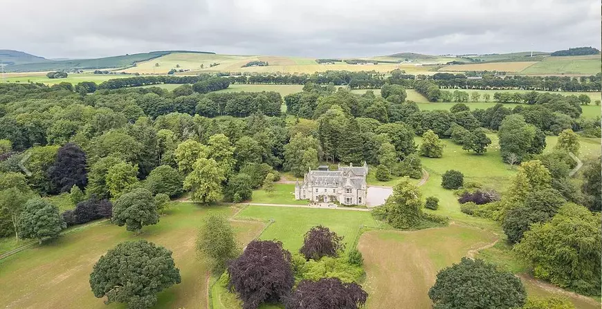 Kit Harington şi Rose Leslie din Game of Thrones se căsătoresc astăzi în Scoția