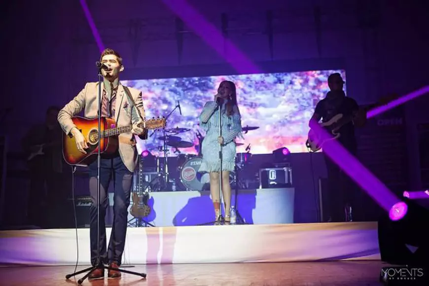 EXCLUSIV /”Prizonier” între scenă și scena crimei. Povestea lui Alexandru Ionașc, omul care noaptea e chitarist și ziua polițist!