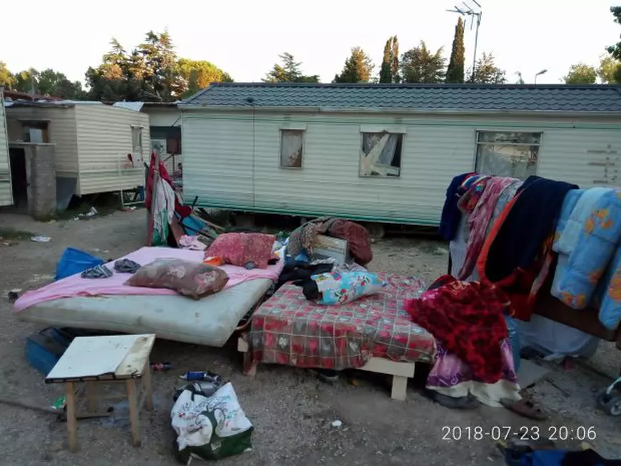 OAMENI ȘI BULDOZERE. Romii din Italia, între integrare și evacuare. ”Am încercat o educație frumoasă, chiar dacă sunt țigancă și locuiesc într-o tabără”