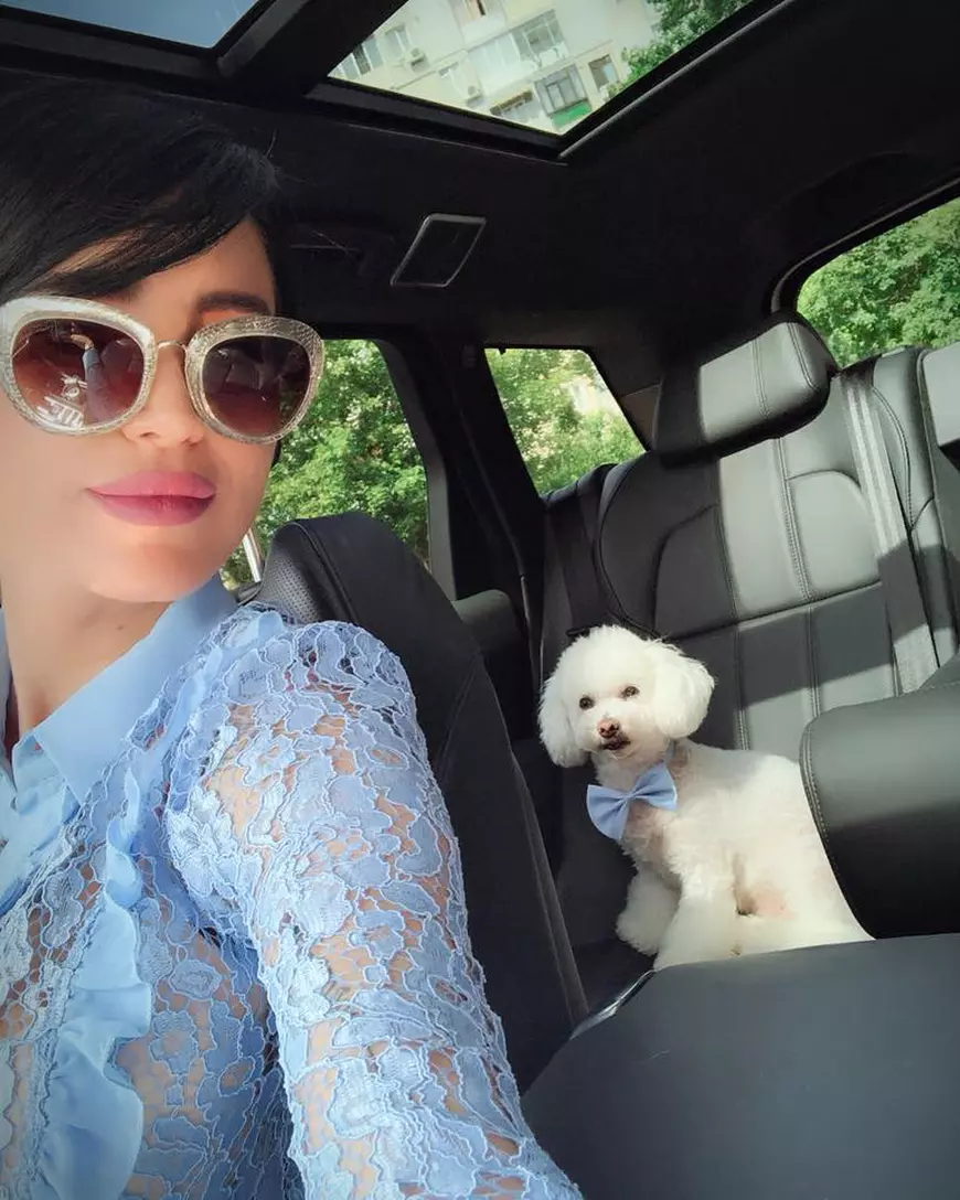 Cățelușa Adelinei Pestrițu aduce bani în casă