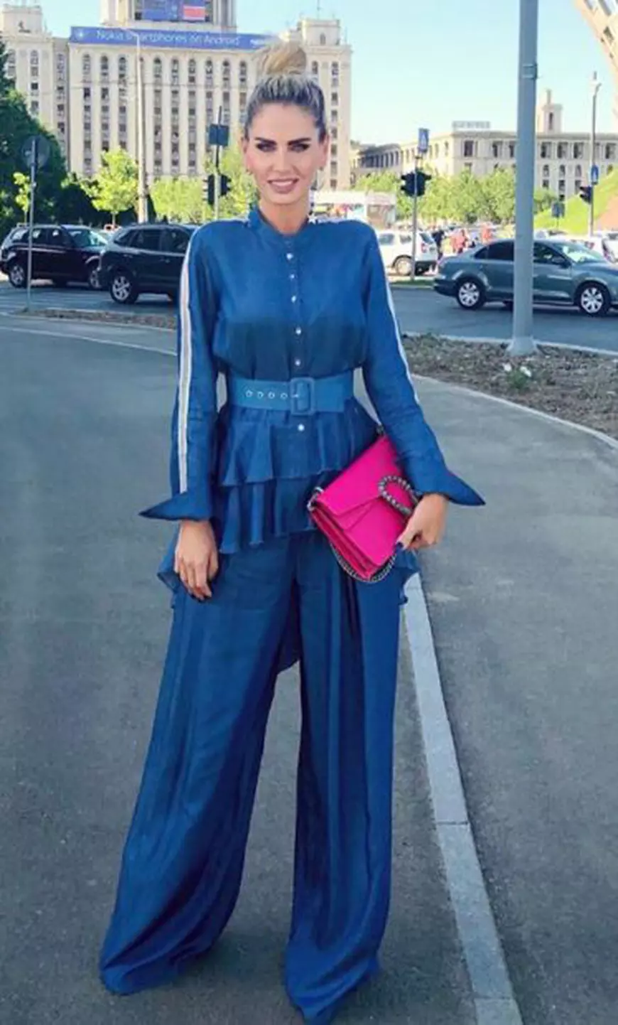 Andreea Bănică e sabotată de propriul soț. Ea încearcă să-și păstreze silueta, el îi gătește bunătăți care îngrașă!