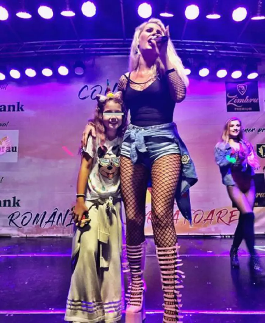 Fetița Andreei Bănică, pe scenă alături de mama ei. Ce mult a crescut Sofia