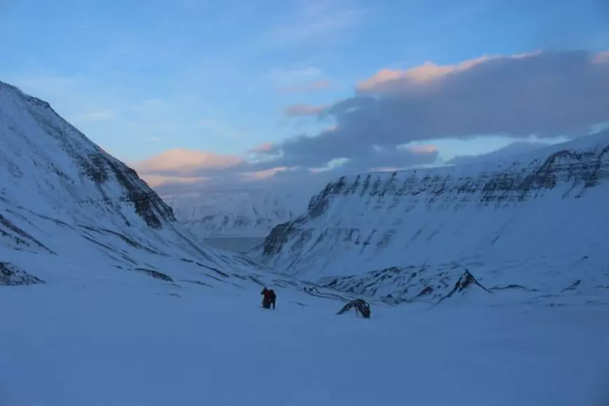 REPORTAJ: Irina Coșescu, prima nevăzătoare care a urcat pe un gheţar din Oceanul Arctic: „Viaţa mi-a arătat că sunt în stare de orice. Cerul este limita!“