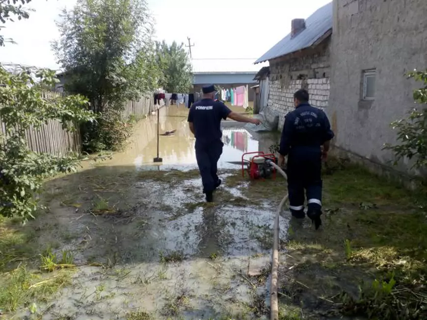 VIDEO&FOTO/ Nouă localităţi din Argeş şi alte opt din Dâmboviţa, afectate de inundaţii - bilanț