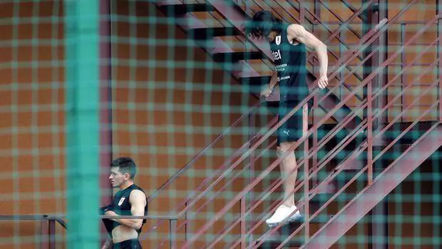 Cât de gravă este accidentarea lui Edinson Cavani. Șanse mici să joace în ”sfertul” cu Franța