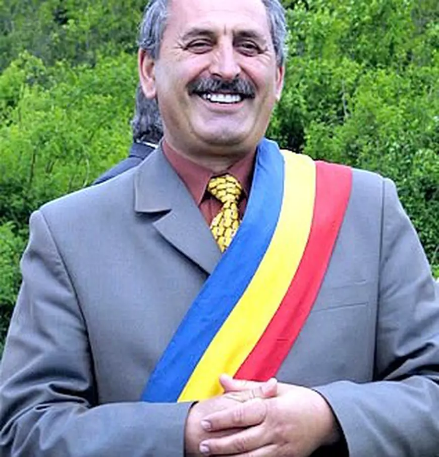 Primarii și pensiile speciale - banii, viața și DNA. ”Primarul e cel mai deștept pe Pământ”