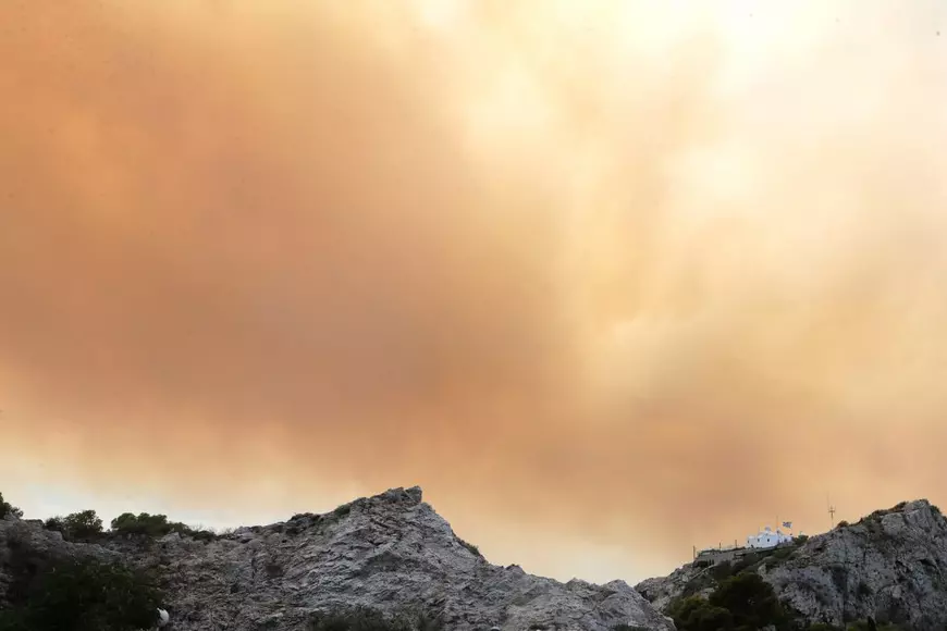 UPDATE / Peste 70 de morți în urma incendiilor din Grecia. Bilanțul ar putea să mai crească