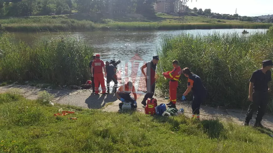 Un bărbat de 49 de ani s-a înecat la Iași. S-a aventurat în largul unui iaz