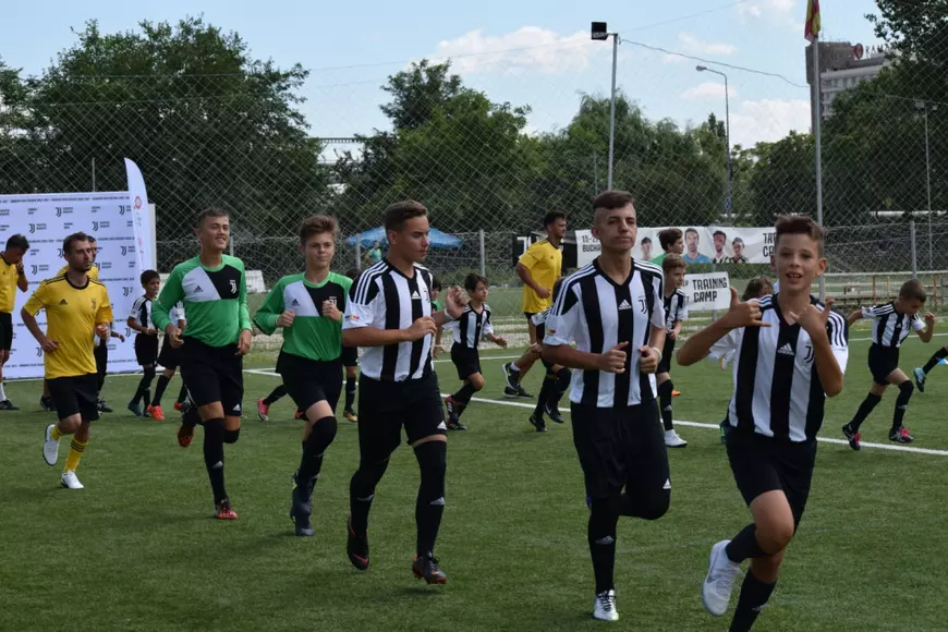 Tabăra de fotbal Juventus Torino de la București și-a început activitatea