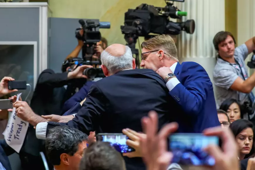 Jurnalist american dat afară de la conferința Trump-Putin (FOTO: EPA)