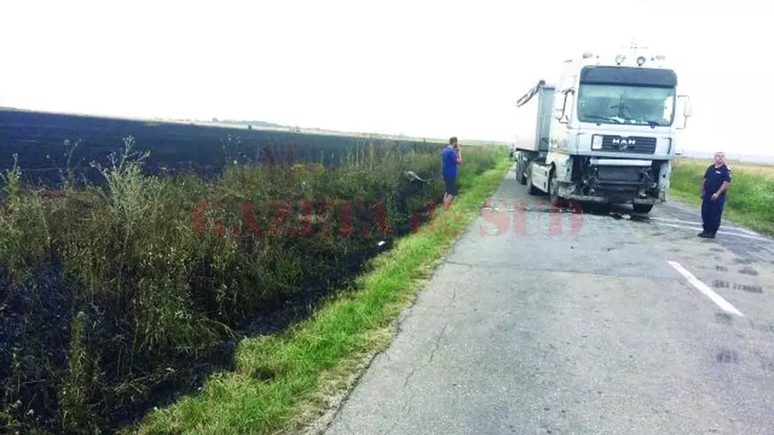 Grav accident în Dolj din cauza incendierii unui câmp. O mașină a fost proiectată în miriștea care ardea |FOTO