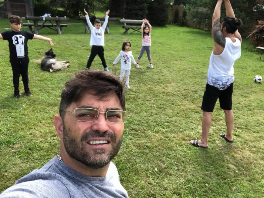 Pepe s-a dus cu nepoții la munte. Familia mai presus de orice!