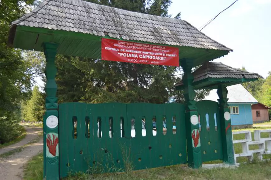 Tabere gratuite oferite elevilor afectați de inundații de către autoritățile din Vaslui