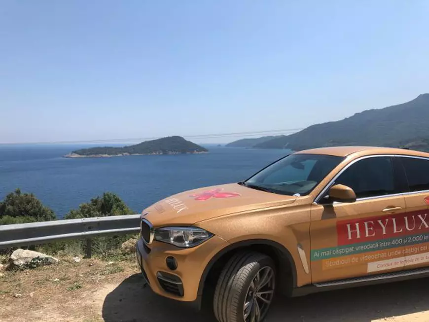 (P) Poți merge și tu în vacanță cu BMW-urile aurii de la Heylux