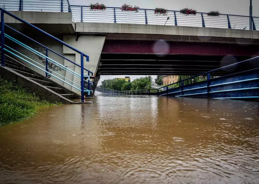 Dezastru în Ocna Sibiului după inundații. Cod roșu de intervenție, instituit de autorități