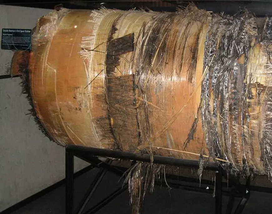 1979: Prima stație spațială a Americii, Skylab, este distrusă la reintrarea în atmosfera Pământului deasupra Oceanului Indian. Fragment descoperit din Skylab