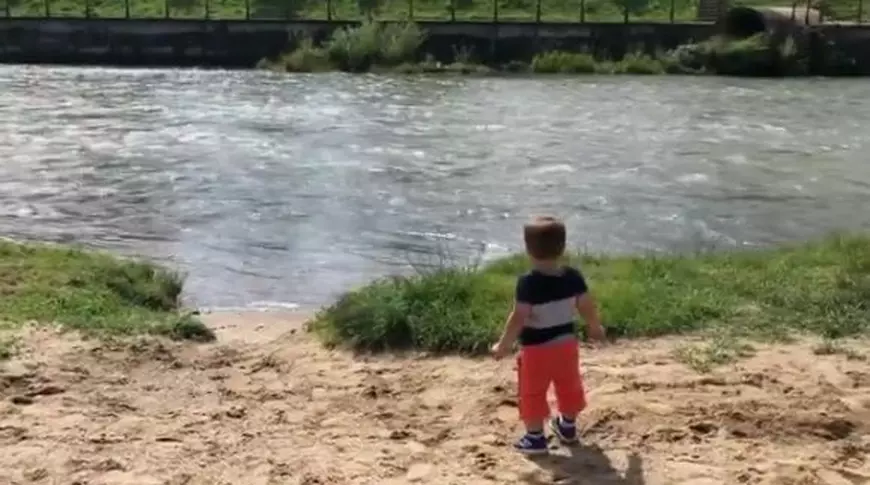 Cum au fost filmați copiii Mirelei Vaida. Fanii i-au atras imediat atenția: "Doamne, ai grijă... mă trec fiorii!" | VIDEO