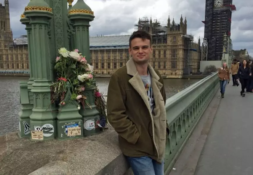 Povestea unui cuplu care s-a întâlnit în timpul unui atac terorist: ”În căutarea ”îngerului” care m-a salvat pe Westmister Bridge”