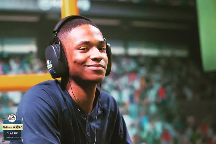 FOTO & VIDEO | Cine e atacatorul din Florida. Tânărul s-a supărat după ce a pierdut un meci într-o competiție de jocuri video