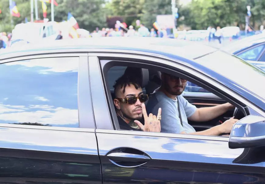 Alex Velea, la mitingul diasporei. Gestul făcut în Piața Victoriei