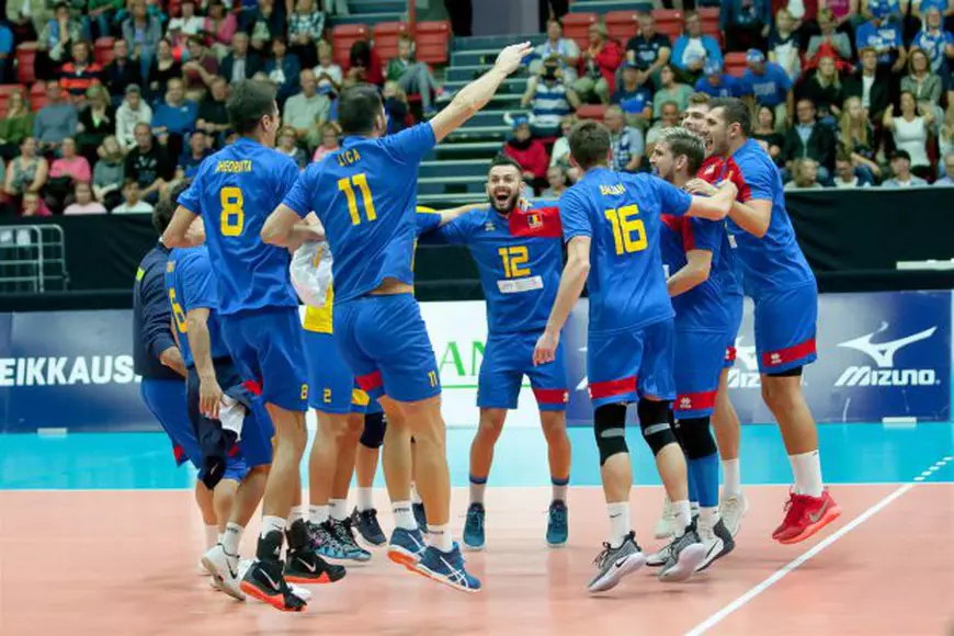 Adrian Aciobăniței, vedeta naționalei masculine de volei a României, calificată după 24 de ani la Campionatul European. I se spune ”contele Attackula”
