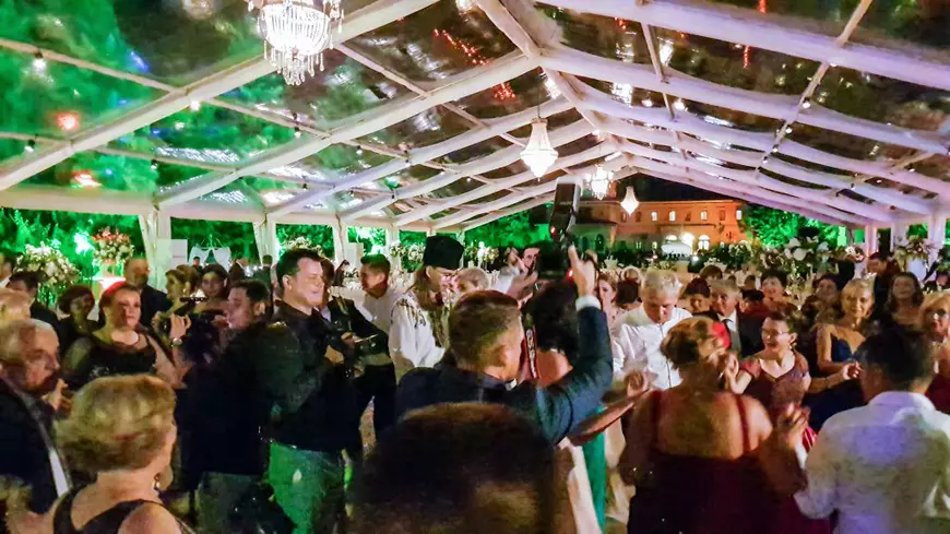 Nunta politico-mondenă a anului! Pe socrul Dragnea l-au costat artiștii 35.000 de euro