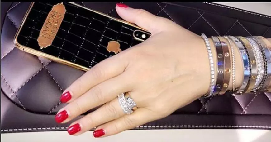 Anamaria Prodan are telefon personalizat. Impresara își satisface orice moft