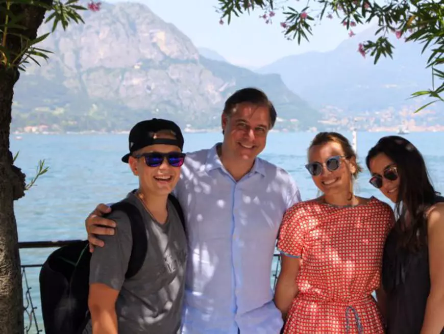 Andreea alături de soț și cei 2 copii ai săi