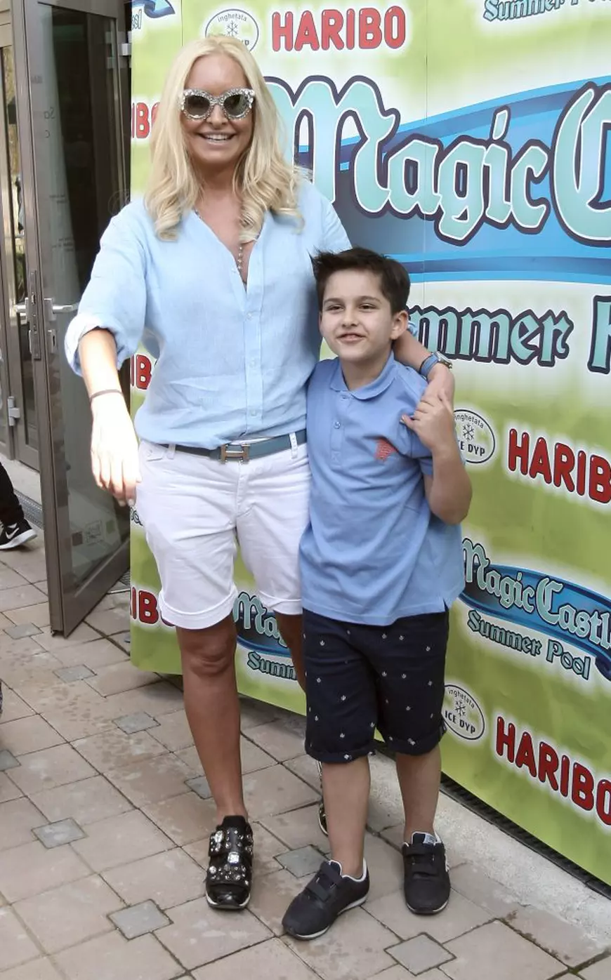 Vica este autoritară și plină de reguli cu fiul ei