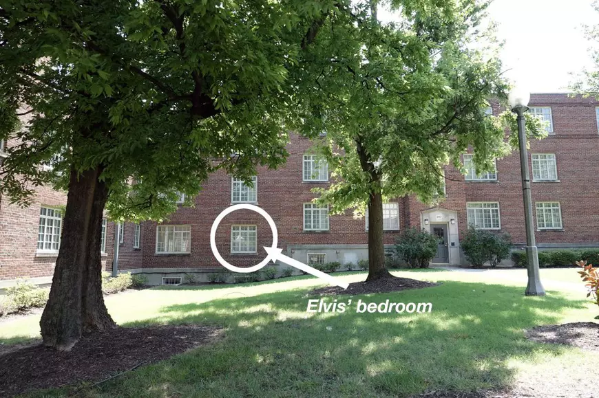 Fanii lui Elvis Presley pot petrece noaptea în camera în care a locuit Regele, în Memphis