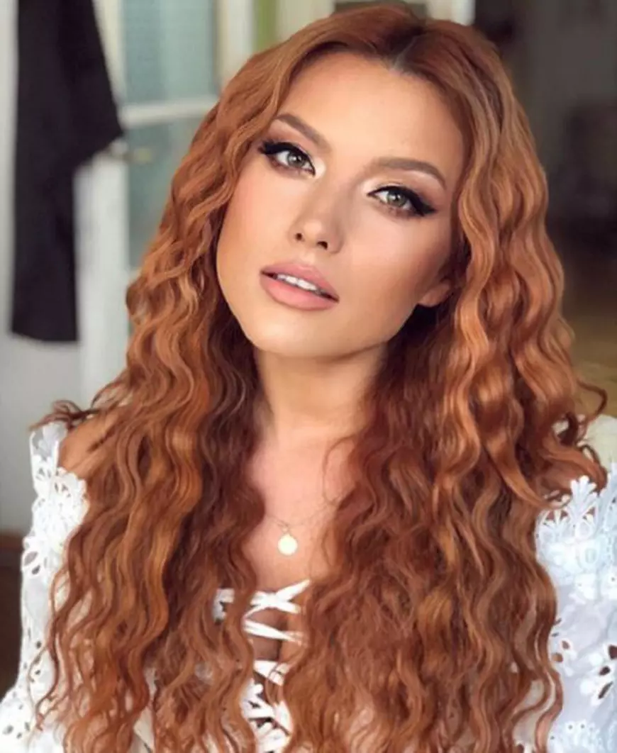 Elena Gheorghe Surprinde Cu Un Nou Look | Libertatea