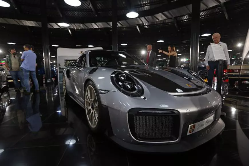 Ion Țiriac a prezentat bolidul primit cadou de la Simona Halep. S-a mărit garajul de la Țiriac Collection / GALERIE FOTO