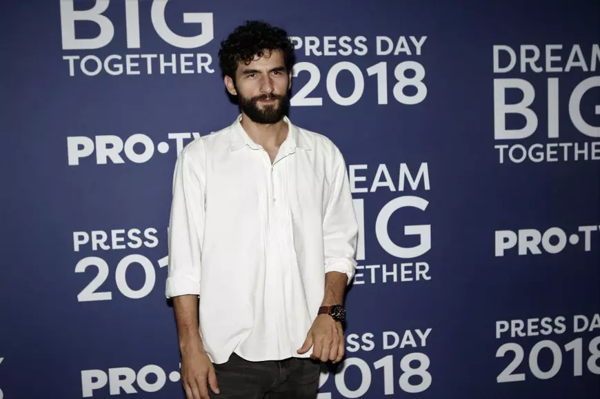 Corneliu Ulici se implică direct în construcția caselor