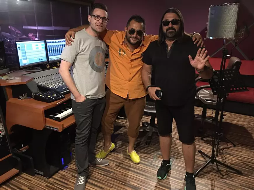 VIDEO /Nikolaos Papadopoulos a tradus în greacă piese românești celebre. Cântă melodiile de la Holograf la bouzouki!