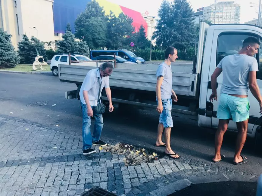 FOTO&VIDEO/ 50.000 de persoane au protestat în Piața Victoriei. Manifestația a fost una pașnică