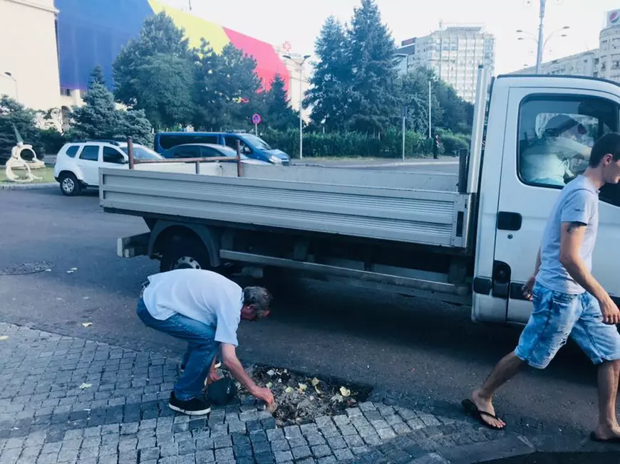 FOTO&VIDEO/ 50.000 de persoane au protestat în Piața Victoriei. Manifestația a fost una pașnică
