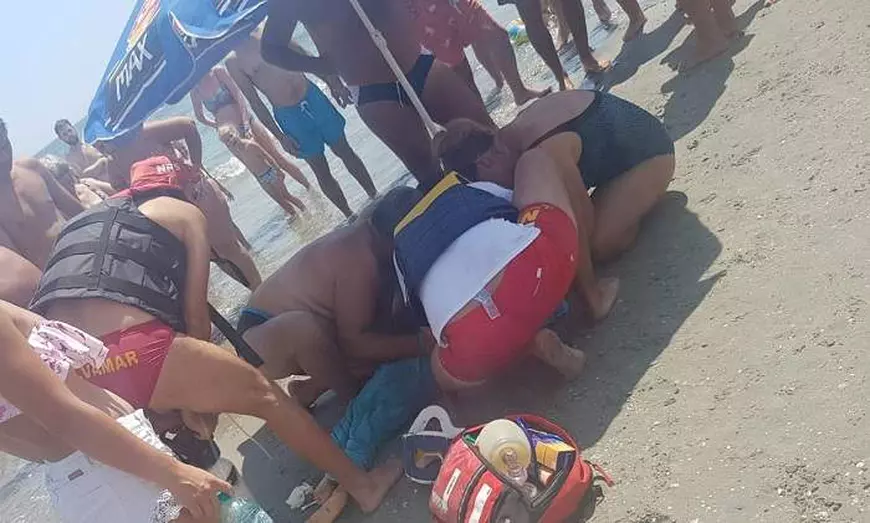 Doi paramedici din București au readus la viață un băiețel de 5 ani, care se înecase la Mamaia. Vasilică și Alina Amza erau în concediu