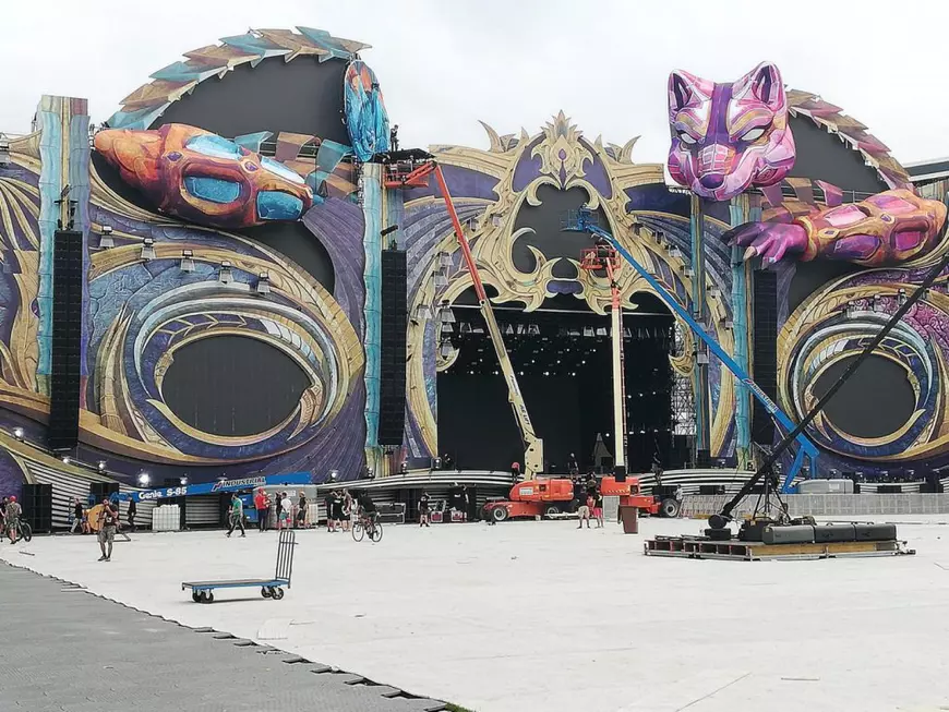 Festivalul Untold începe joi seară. Cum arată scenele cu elemente 3D, lasere și high-tech